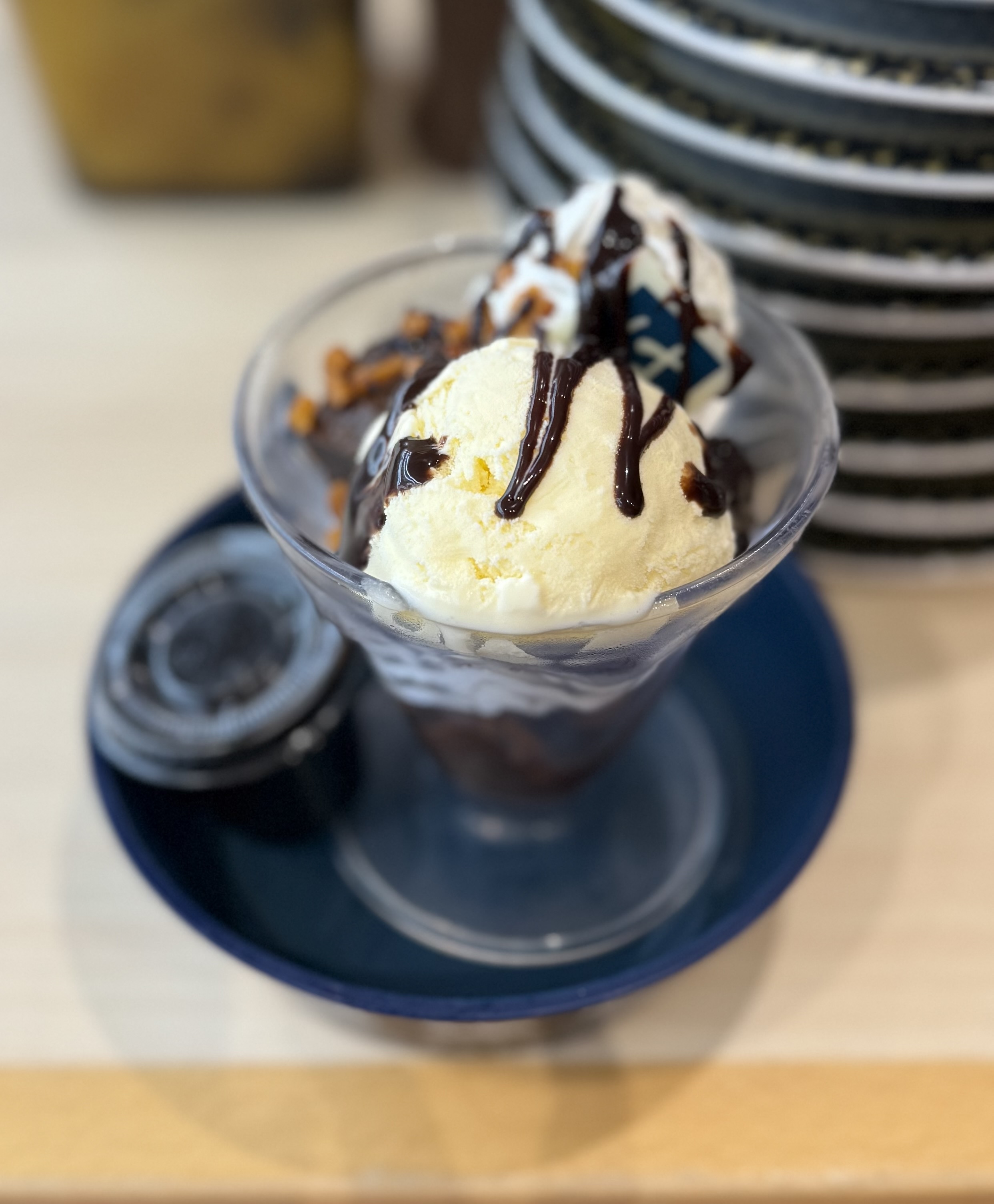 はま寿司のバニラチョコパフェおいしい
